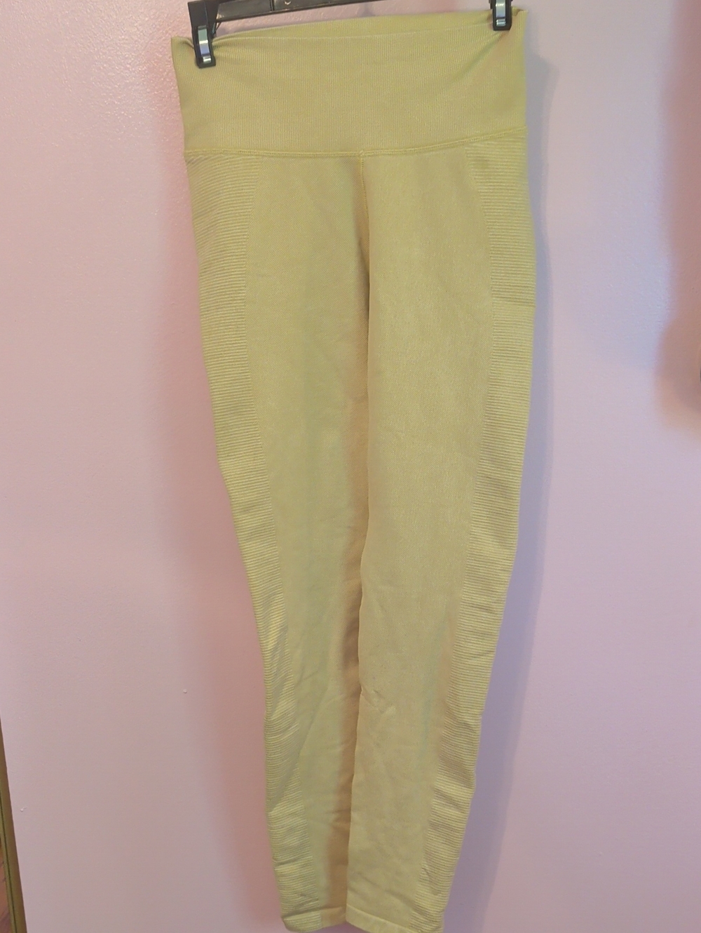 High-Rise Ribbed Leggings in Pale Yellow